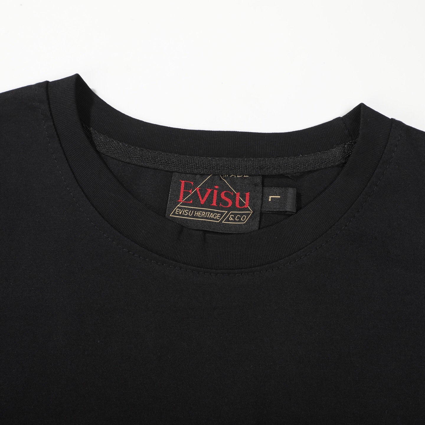 EVISU "Multi-Pocket & Gold Foil 'Big M'" Series Short-Sleeve T-Shirt