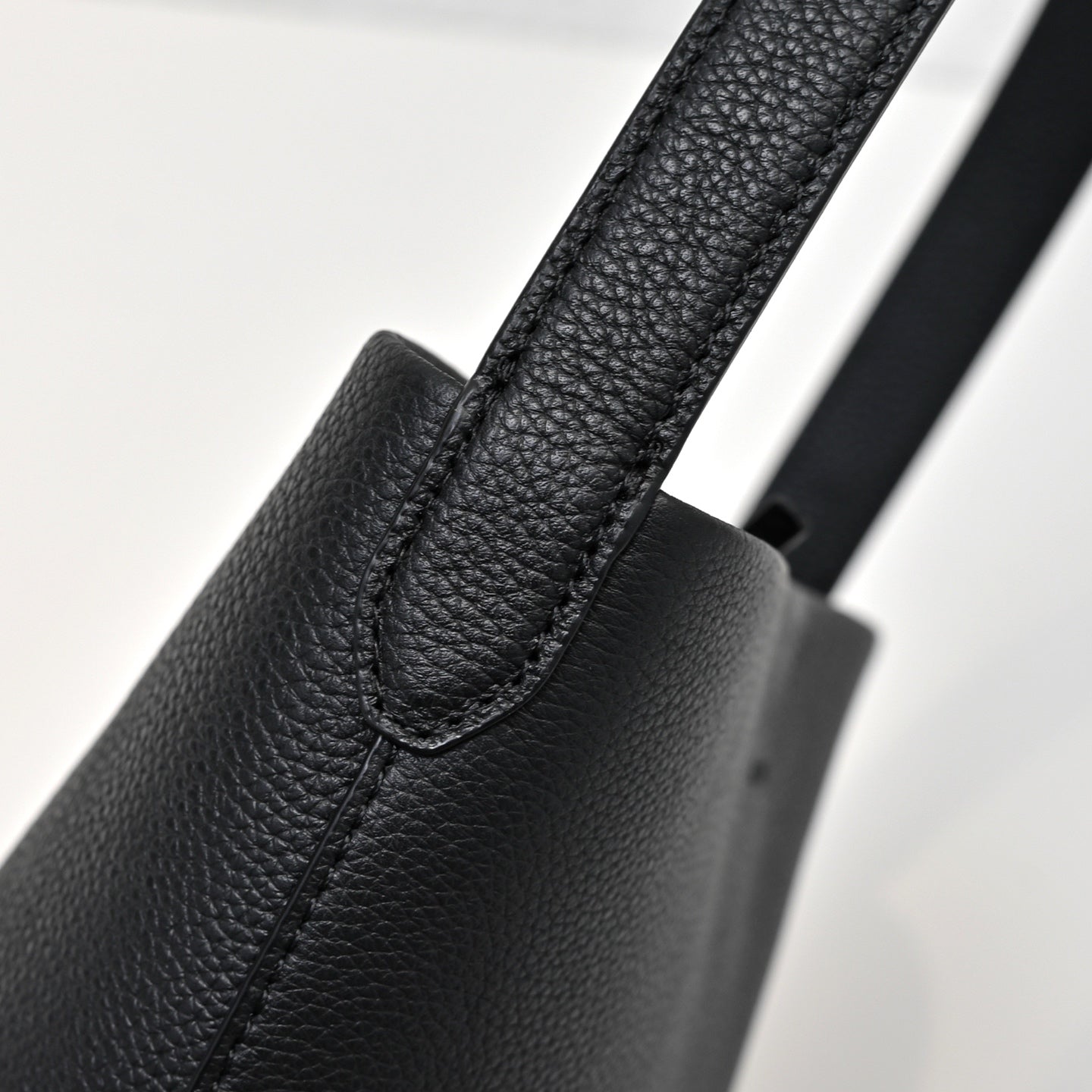 The Row N/S Park Small Tote Bag | 20cm Pebbled Calfskin Bucket Bag | Black Leather Shoulder Tote