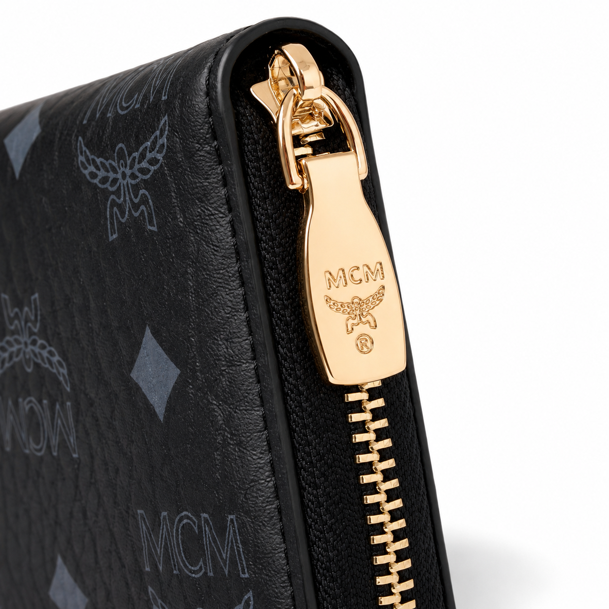 MCM Visetos Long Zip Wallet in Black – Classic Monogram Coated Canvas Clutch Wallet with Gold Plaque, 21x12.5x2.5cm