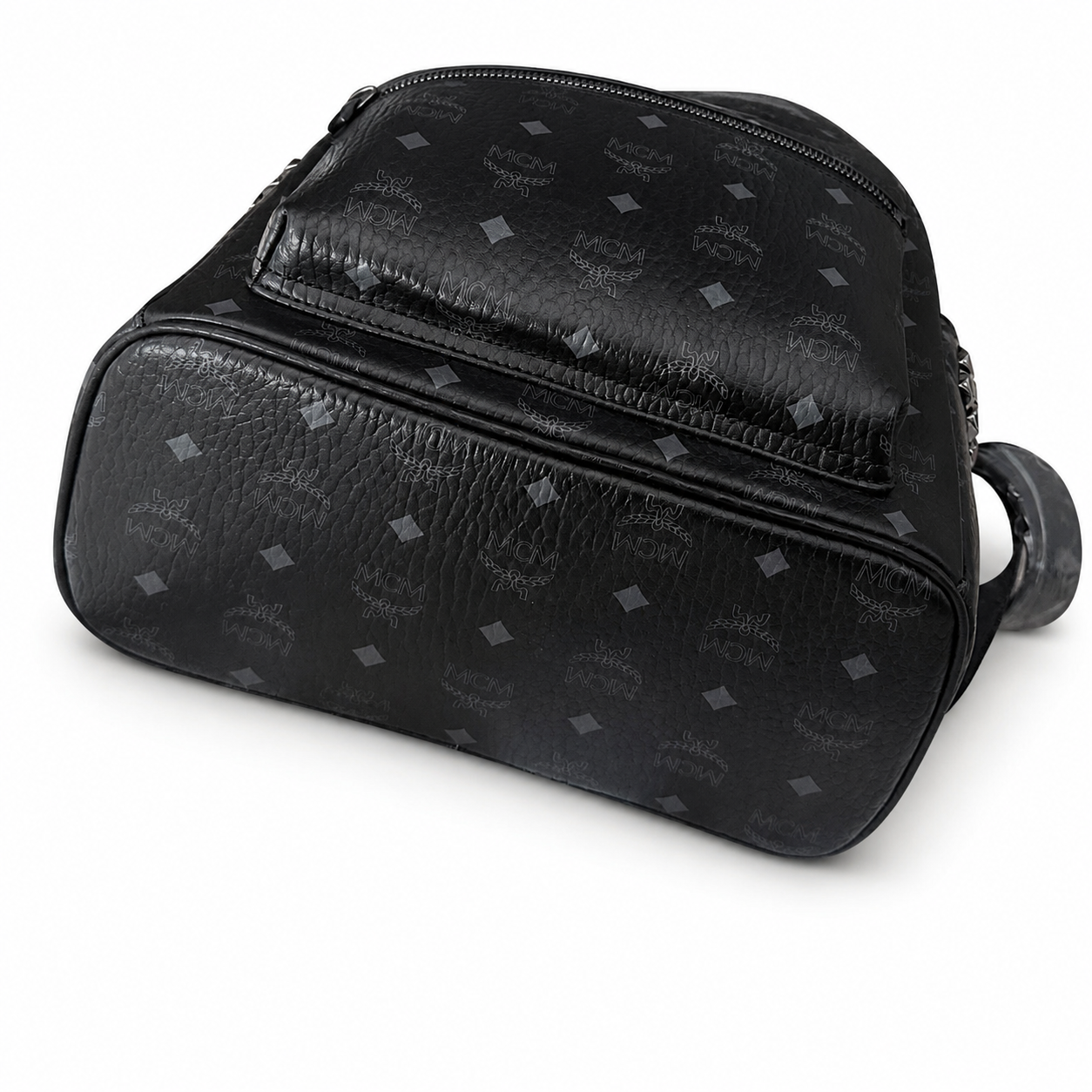 MCM Medium Stark Backpack in Visetos Black – Classic Monogram Side Studs Backpack, 38x30x13cm