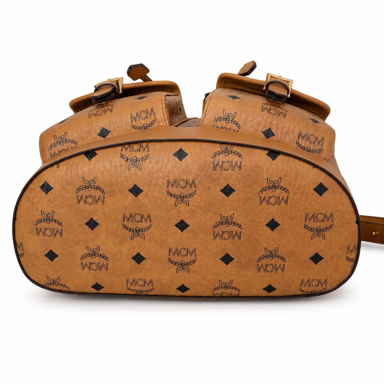 MCM Aren Backpack in Cognac Visetos – Drawstring Flap Buckle Monogram Backpack, 31.5x29x13cm