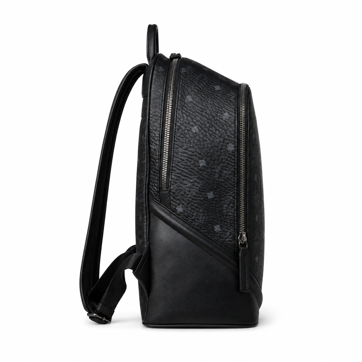 MCM Stark Medium Backpack in All-Black Visetos – Classic Monogram Backpack with Triangle Logo, Gunmetal Hardware, 42x30.5x18.5cm