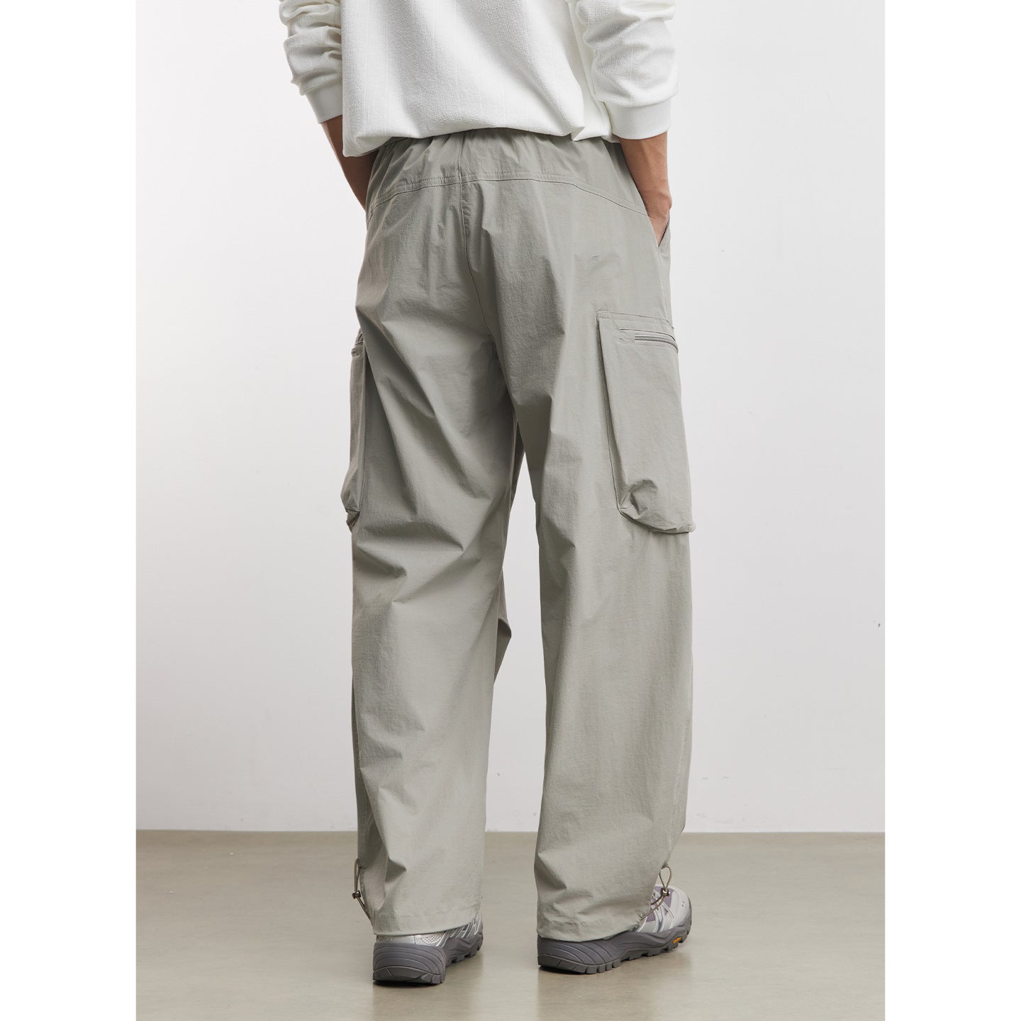 Yizhi Fashionable Sweat-Absorbent Quick-Drying Casual Pants For Men Spring And Autumn 2026 New Outdoor Overalls Thin Wide-Leg Pants